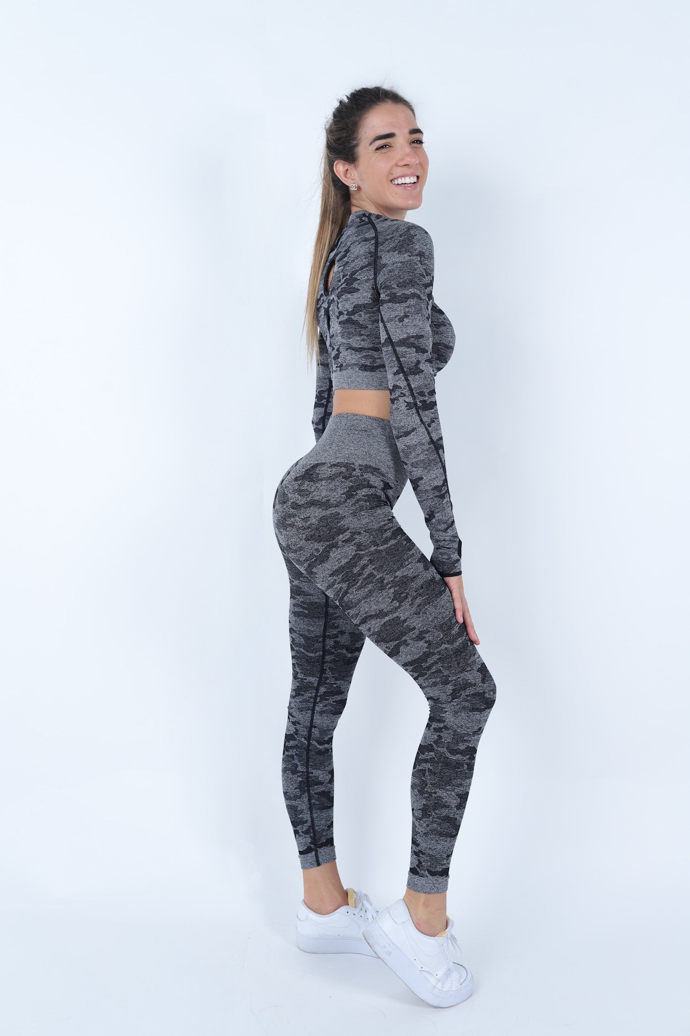 Outfit Camouflage black