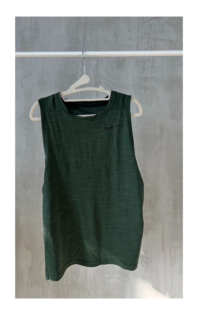 Playera Nike STANDARD FIT